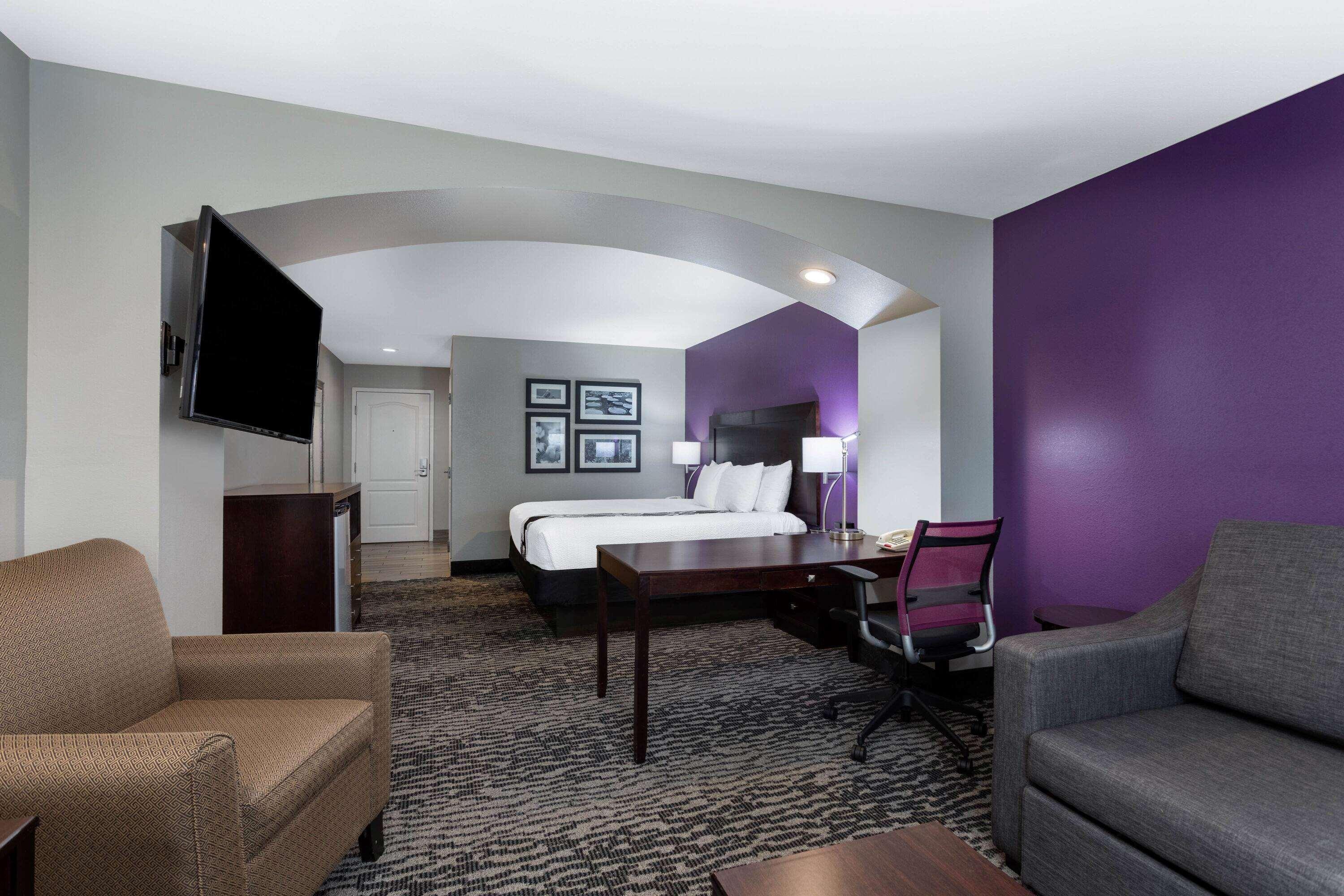 La Quinta By Wyndham Huntsville Airport Madison Exterior photo