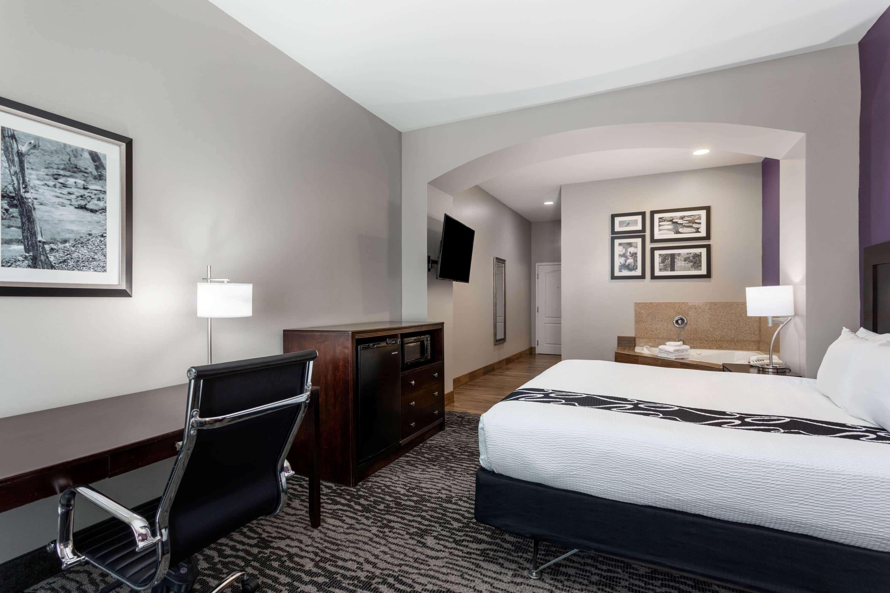 La Quinta By Wyndham Huntsville Airport Madison Exterior photo