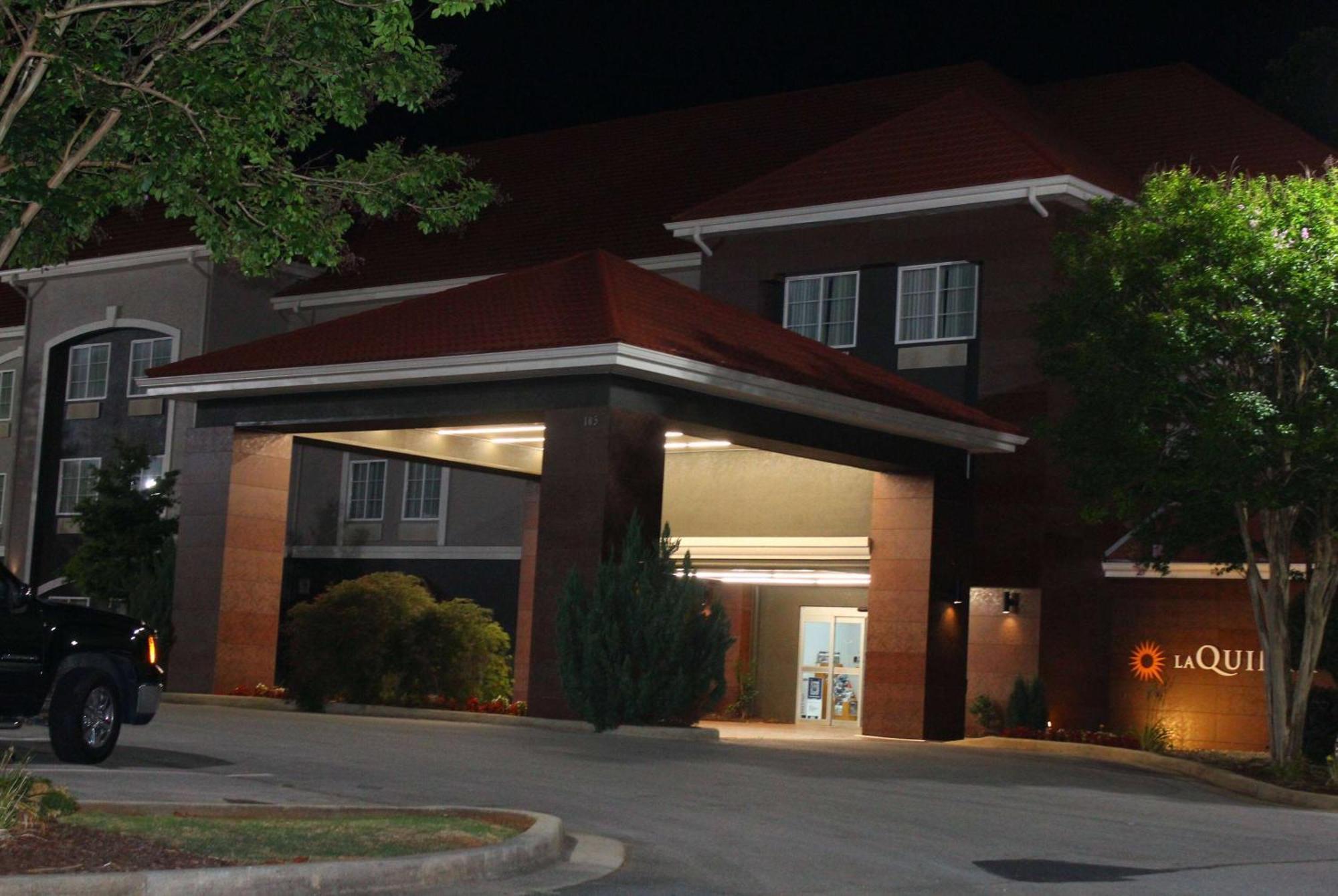 La Quinta By Wyndham Huntsville Airport Madison Exterior photo